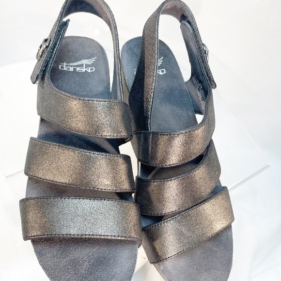 Dansko Stacey Wedge Sandals Graphite Metallic Suede Size 38 EUC - Picture 10 of 13